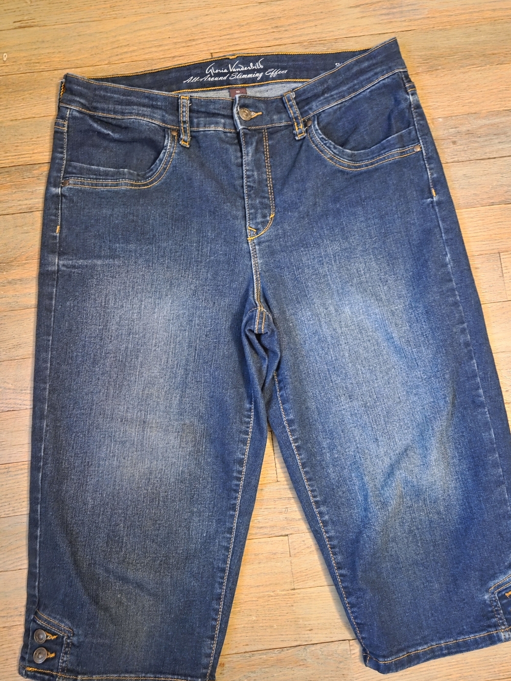 Gloria Vanderbilt Mid Blue Capri Women's Jeans